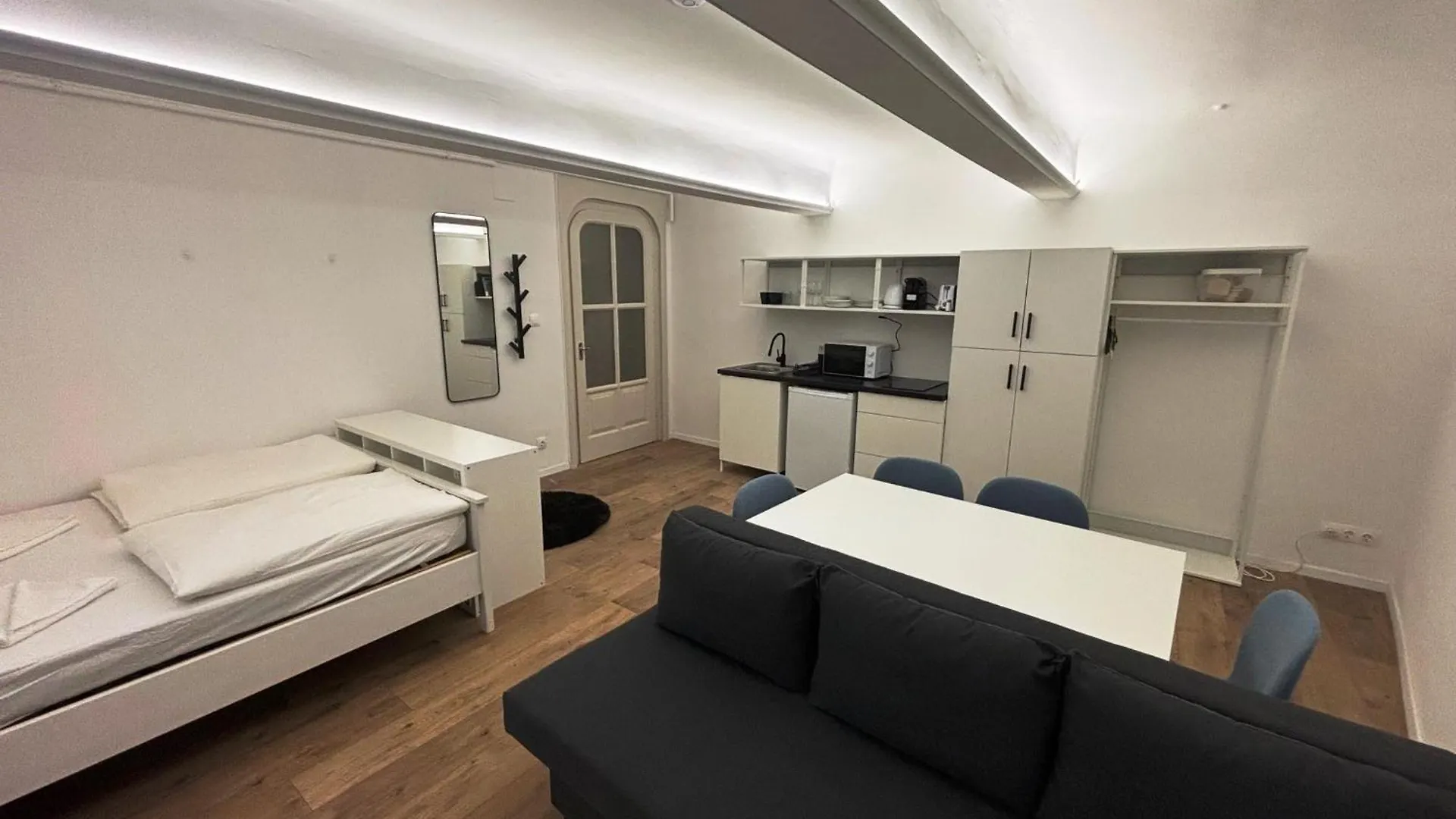 Aparthotel Villa Oliver Budget Room Budapest Hungary