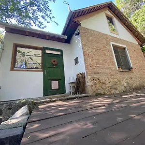  Nyaraló Rustic & Garden Retreat On Buda Hilltop