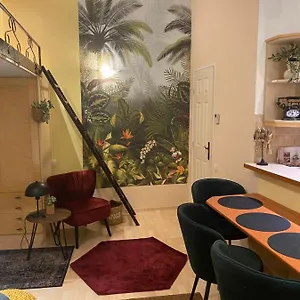 Jungle Story By Millenaris Park With Free Parking Apartament